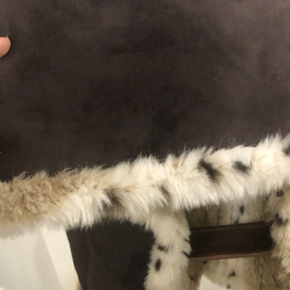 Hooded Vest - Picture 3 of 7